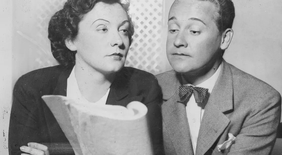 Zarah Leander mit dem Kabarettisten, Schauspieler und Sänger Max Hansen beim Einstudieren der Rolle in „Axel an der Himmelstür“, Foto: Wilhelm Willinger / ÖNB-Bildarchiv / picturedesk.com