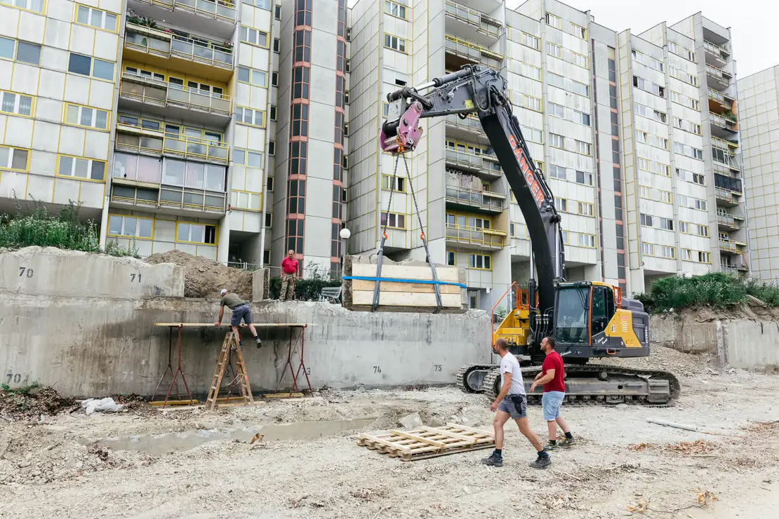 Das Betonstück wiegt mehrere Hundert Kilo, Foto: Elodie Grethen/Wien Museum  