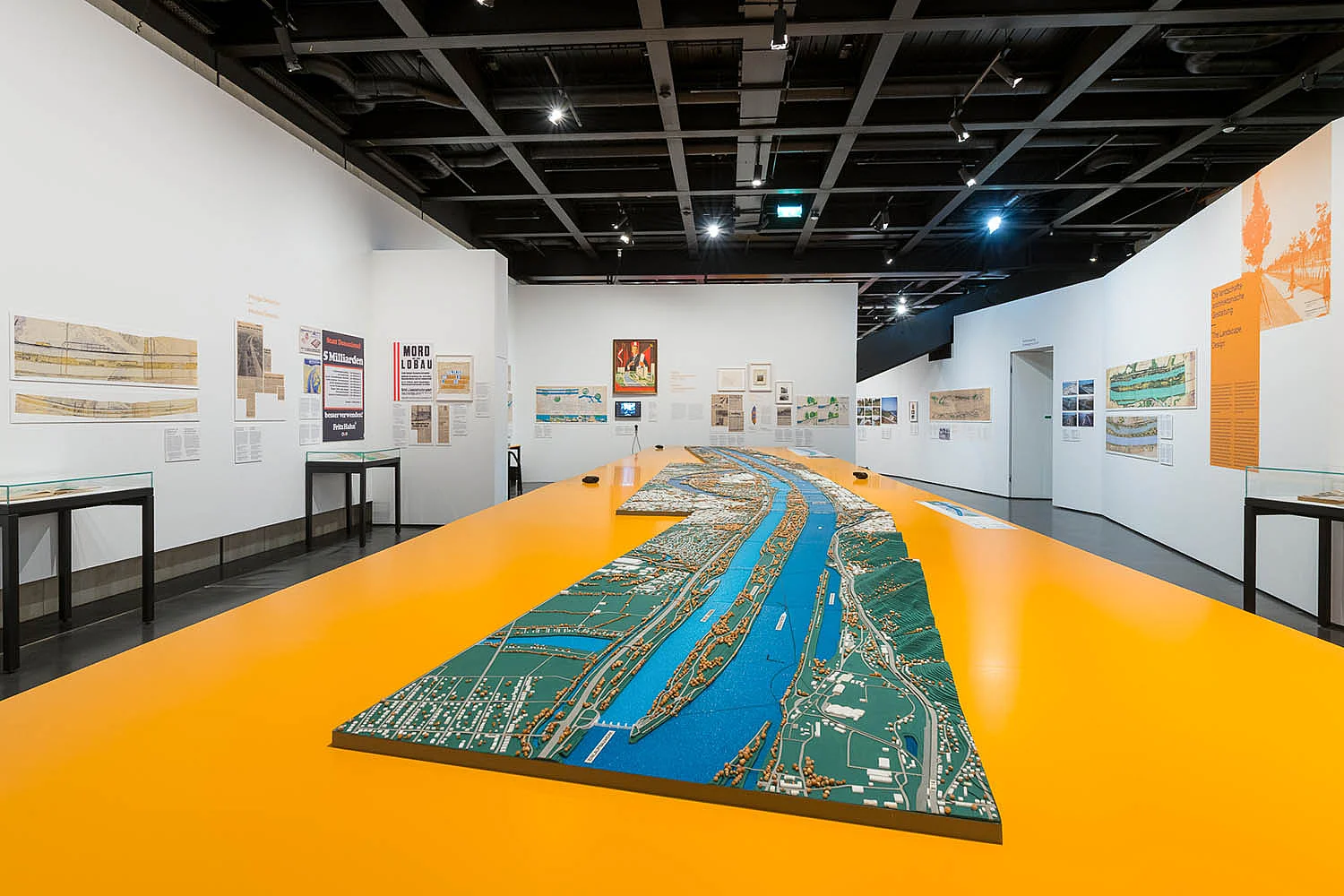 Das Donauinselmodell in der aktuellen Ausstellung, Foto: Klaus Pichler, Wien Museum  