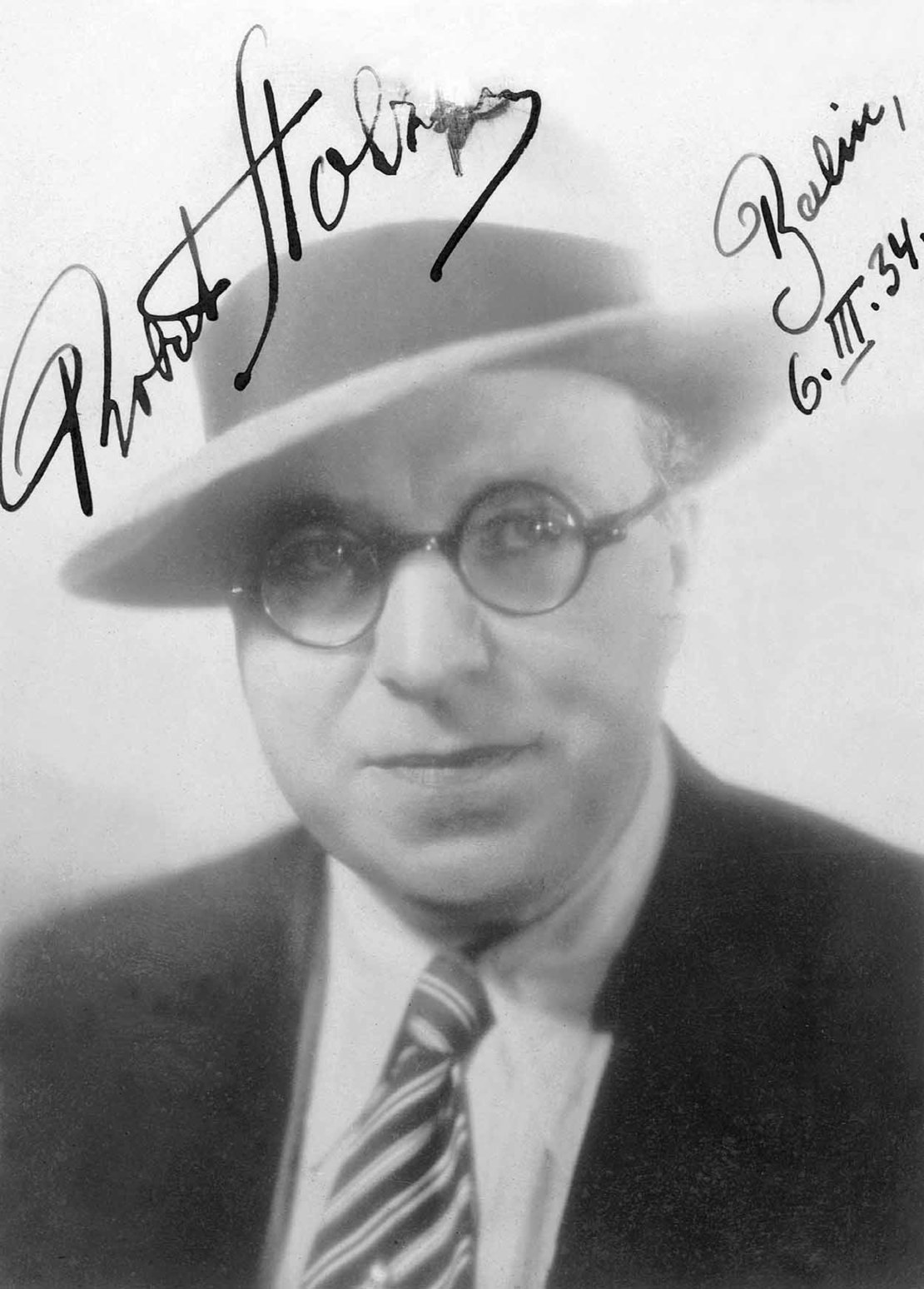 Förderte Loewe-Flatter und spielte auch deren Kompositionen: Komponist und Dirigent Robert Stolz, hier auf einem Foto aus dem Jahr 1934, Scherl / SZ-Photo / picturedesk.com 