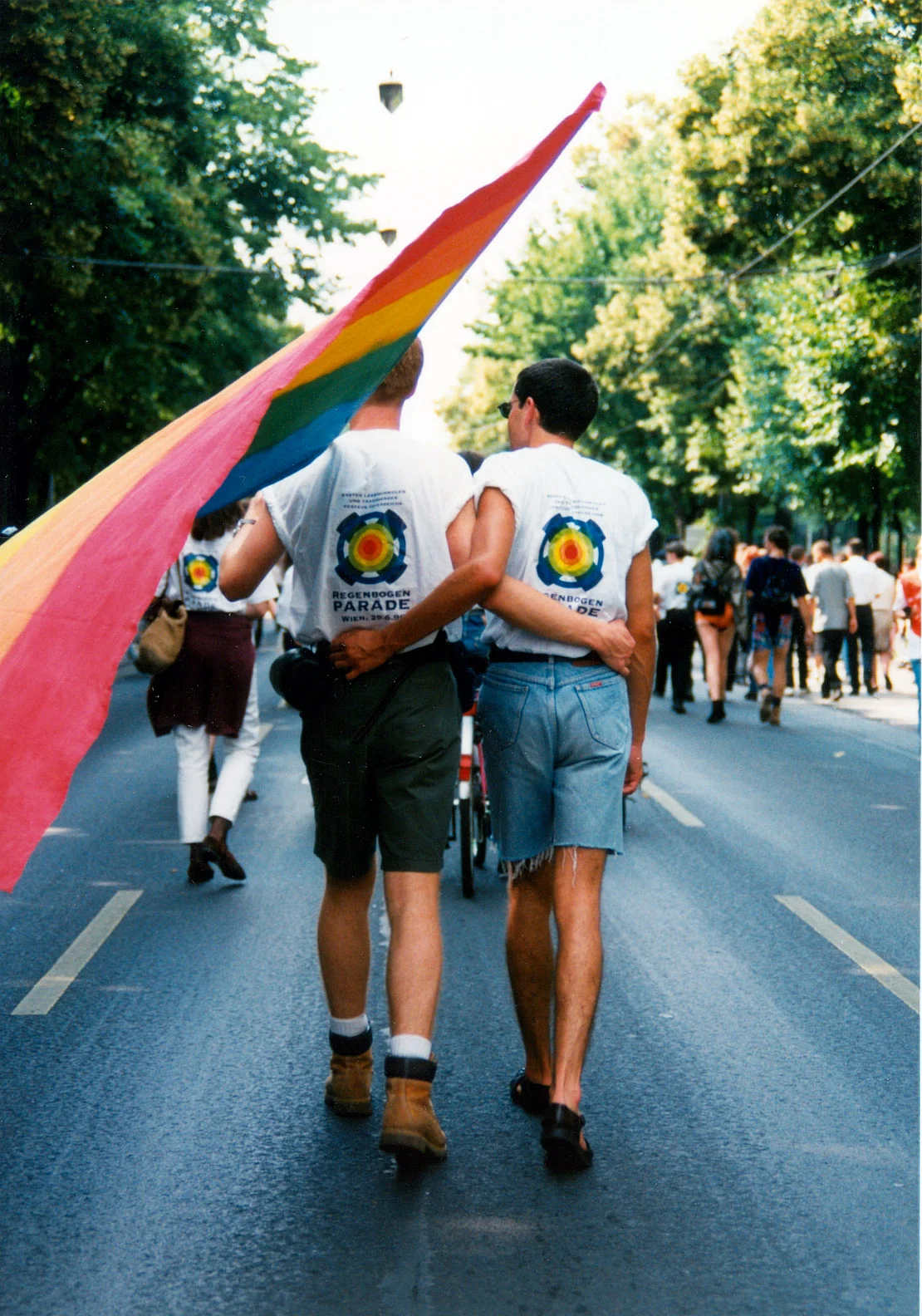 Erste Regenbogenparade Wiens, 1996, Foto: HOSI Wien