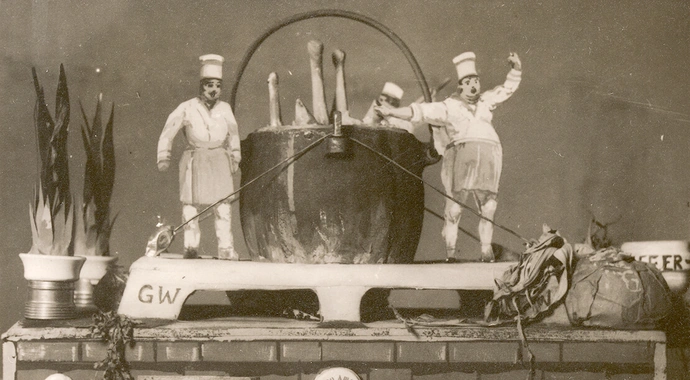 Ausschnitt aus Karneval-Album, Eintopf-Wagen: „Eintopfgericht“, Seite aus dem Album „Erster großer Karnevalszug in Wien, 19. Feber 1939. Modellaufnahmen“, Wien Museum, Inv. Nr. 78.661/6