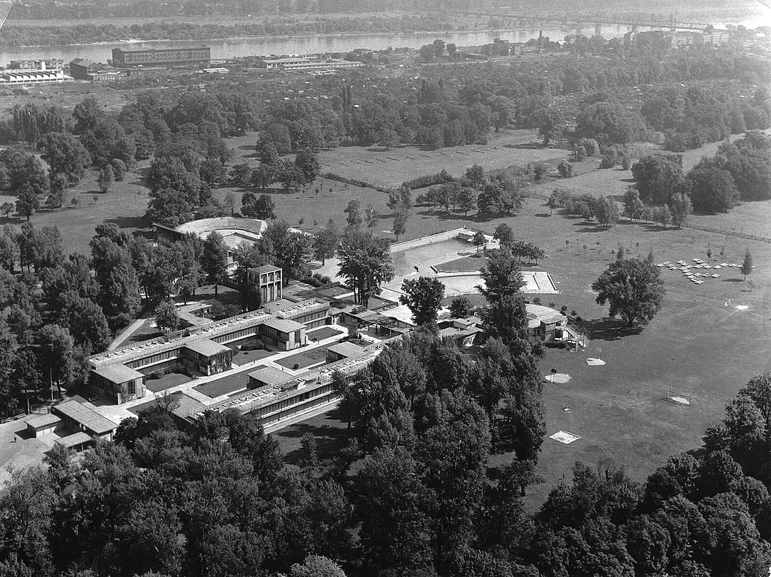 Luftaufnahme des Stadionbads, um 1960, APA-Images / brandstaetter images / Votava