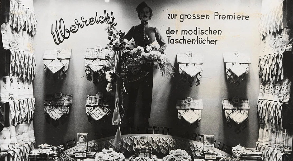 Taschentuch-Schaufenster des Warenhauses Herzmansky, um 1938/39, Sammlung Wien Museum  