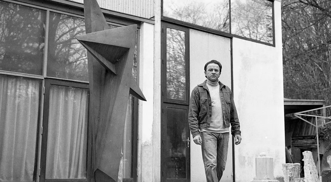 Wander Bertoni vor seinem Wiener Atelier, 28. März 1966, Foto: Votava / brandstaetter images / picturedesk.com  