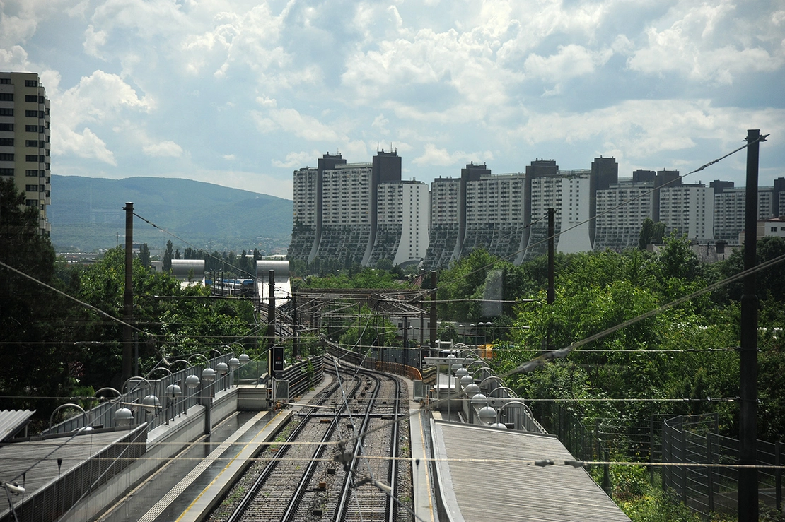 Didi Sattmann: 23. Bezirk, Wohnpark Alt-Erlaa, 2011