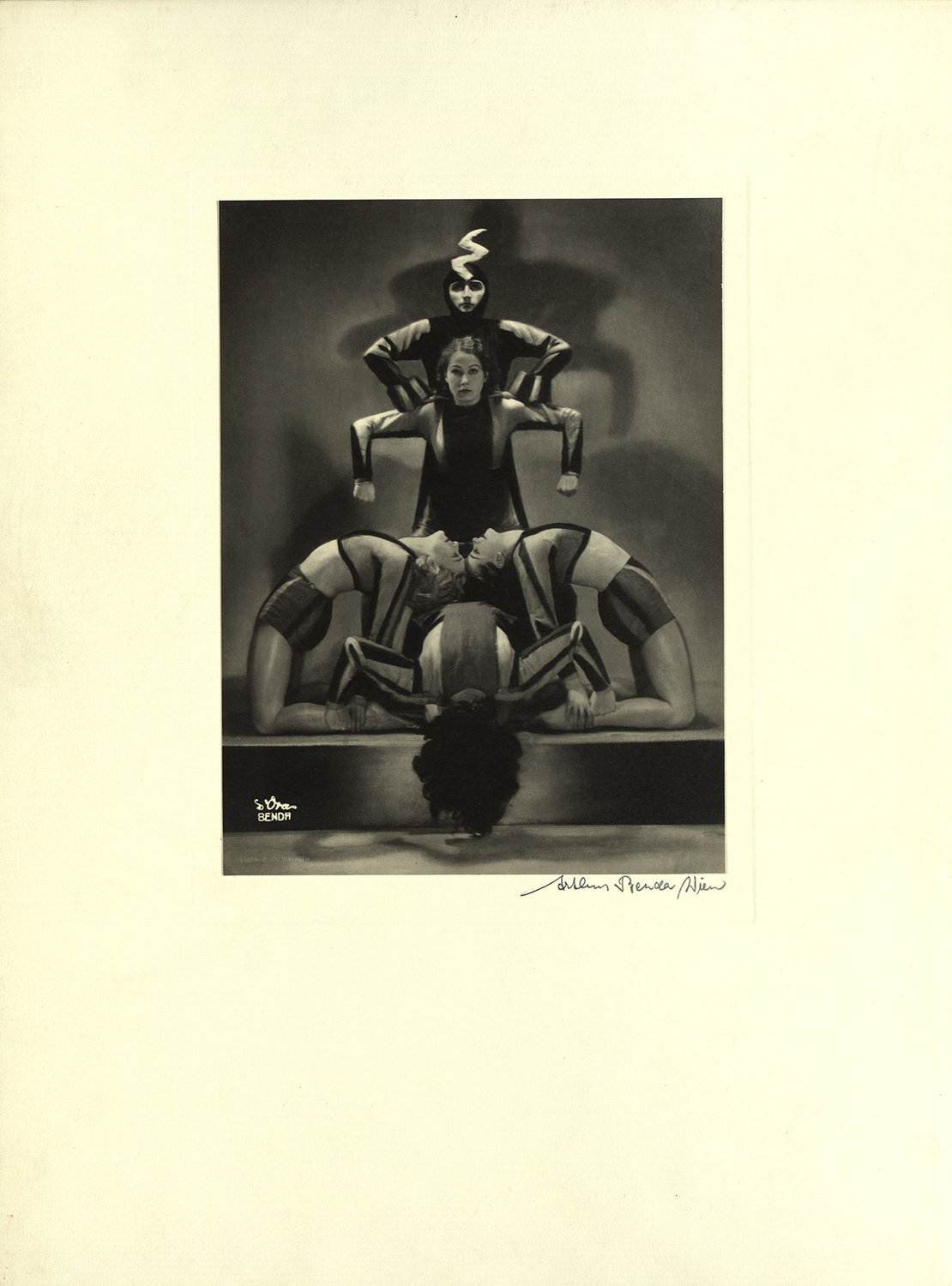 Arthur Benda: „Dämon Maschine“ mit dem Ensemble von Gertrud Bodenwieser, 1936, Wien Museum, Inv.-Nr. 57625/7 