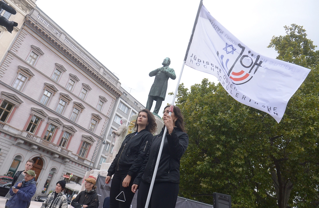 Eröffnung der „Schandwache“ zur Bewachung der Graffiti am Lueger-Denkmal, 5. Oktober 2020, Foto: Herbert Pfarrhofer / APA / picturedesk.com