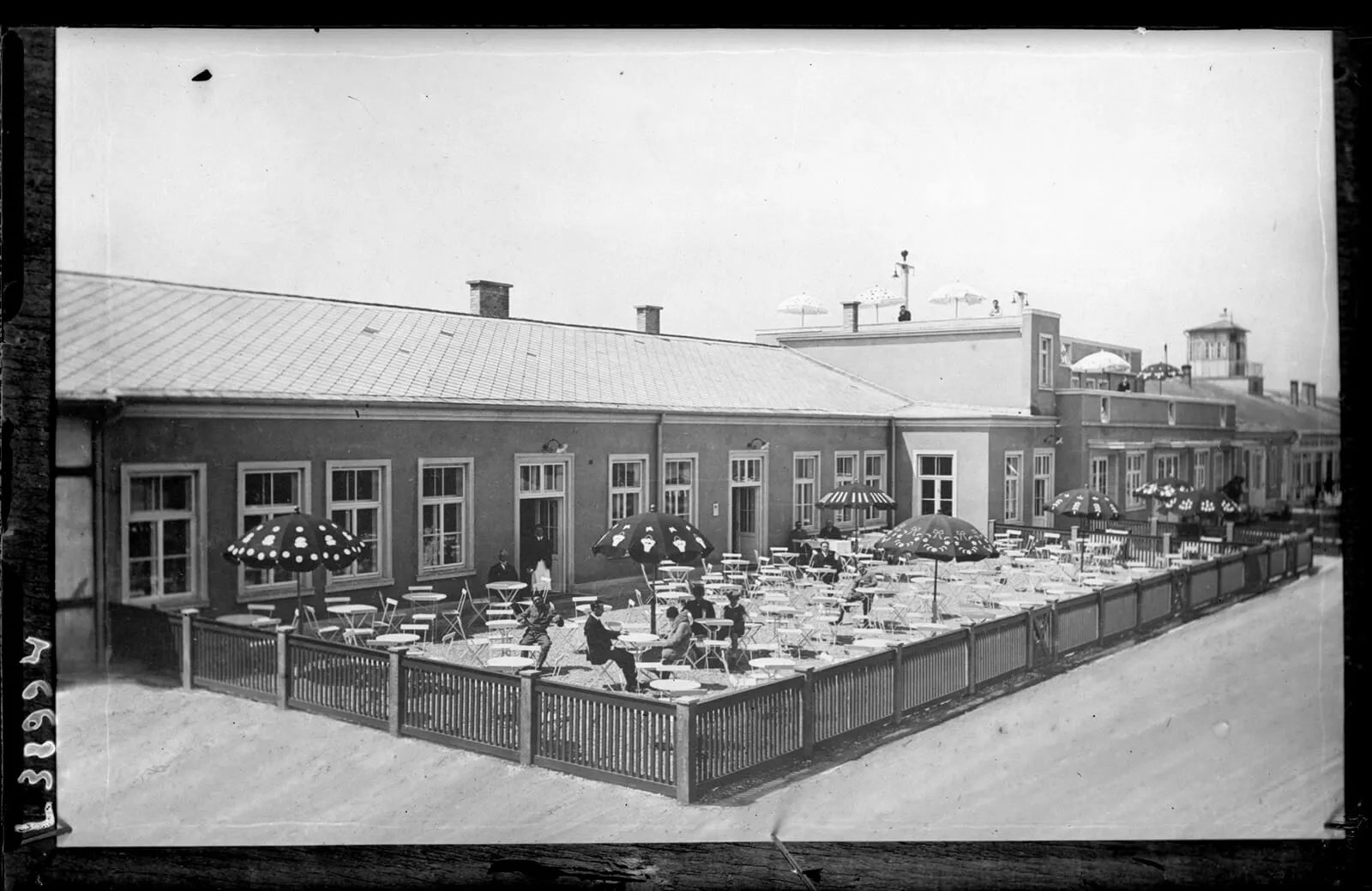 Das Restaurant am Flugfeld, um 1935, ÖNB-Bildarchiv / picturedesk.com