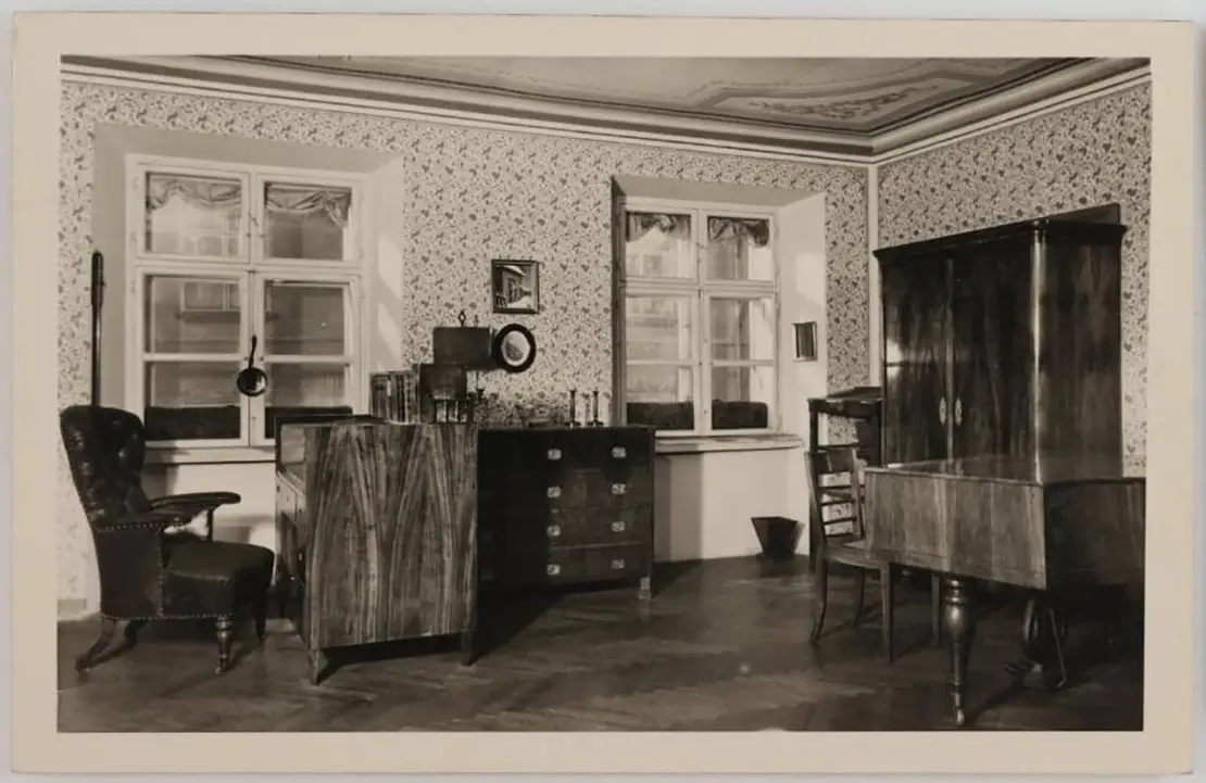 Das Wohnzimmer der Grillparzer-Wohnung im Rathaus in Wien, Zustand 1941, Wien Museum  