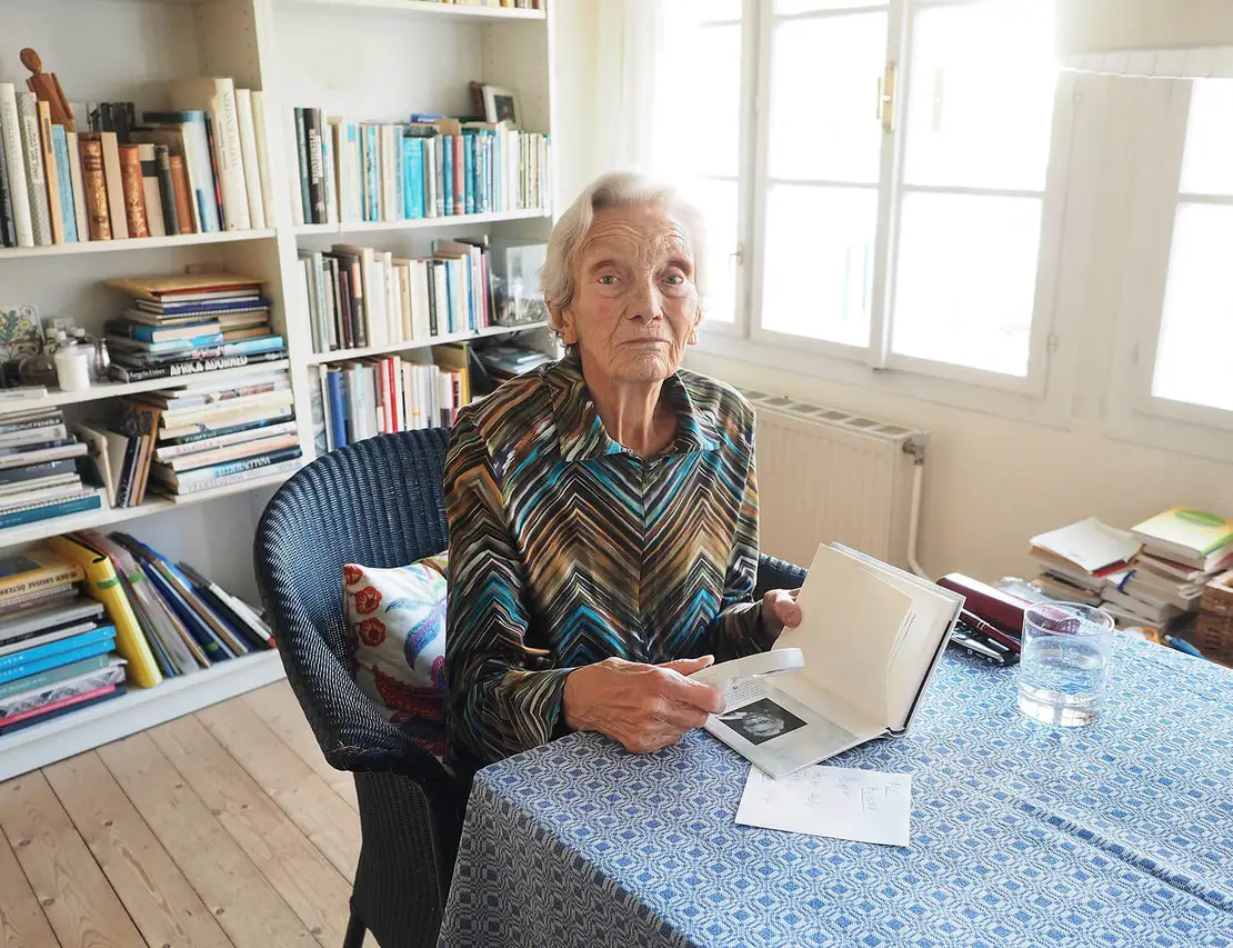 Ilse Helbich in ihrem Haus in Schönberg am Kamp, 2017, Foto: Norbert Stadler