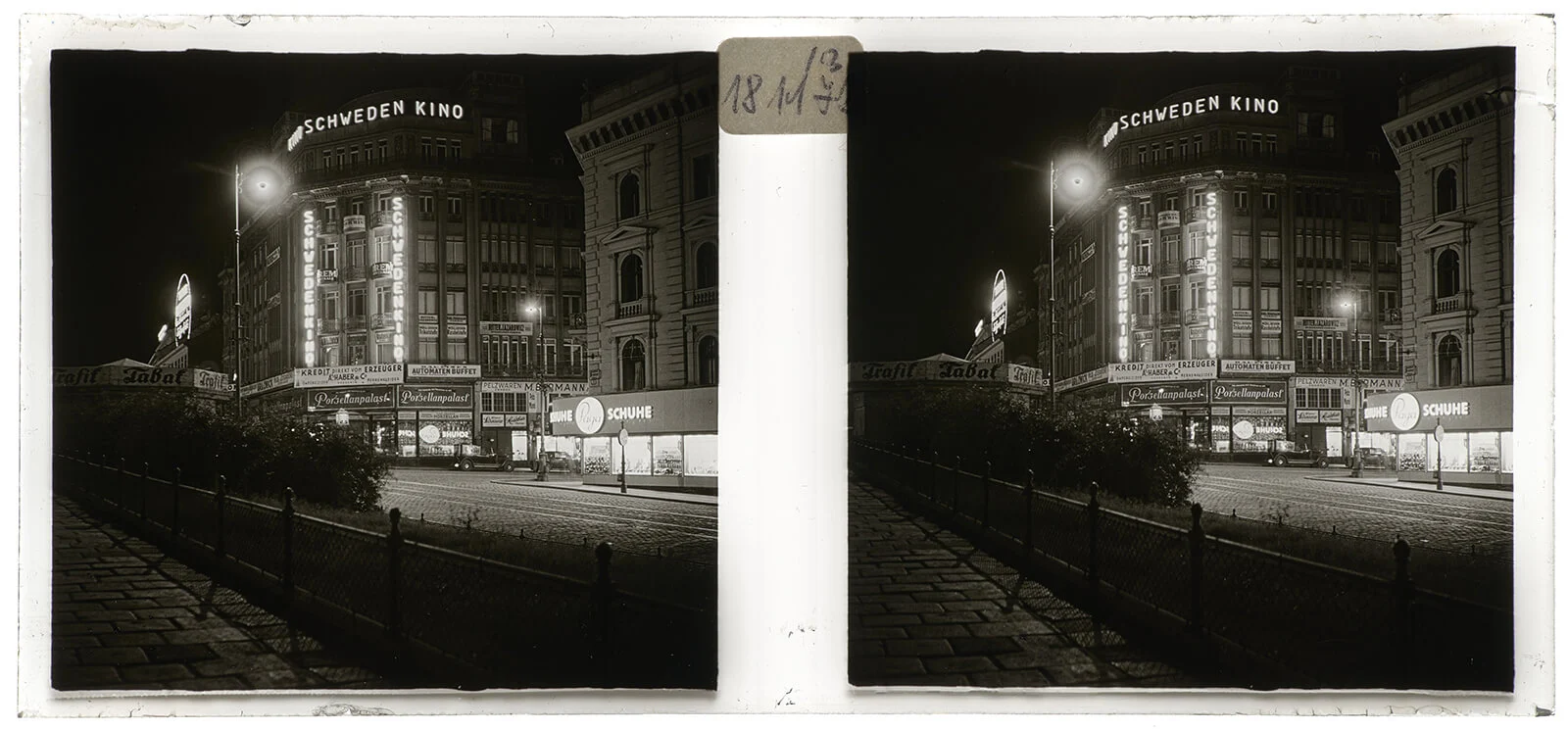 Karl Pollak, Schwedenkino, Stereopositiv (Glas), um 1932, Pollak-Negativverzeichnis: Nachtaufnahme 50, Wien Museum, Inv.-Nr. 181172/3  