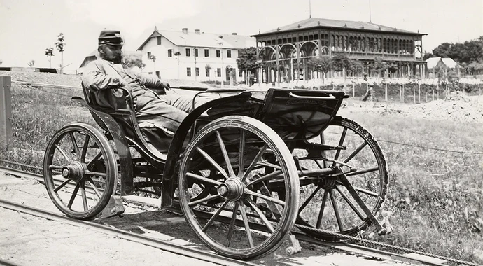 Drahtseilbahn auf die Sophienalpe, „Fiakerwagen“, Fotografie von Michael Frankenstein, um 1875, Wien Museum 