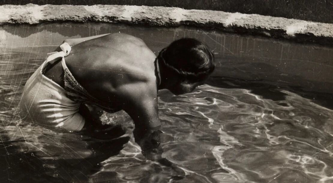 Robert Haas: Badende im Garten des Hotel de l`Europe in Salzburg, 1936/37, Wien Museum  