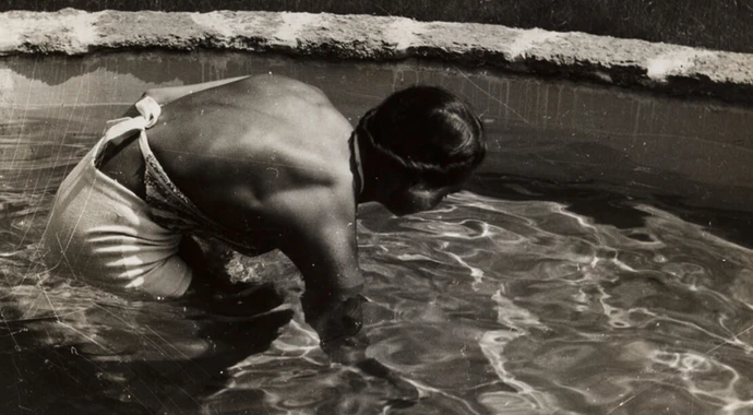 Robert Haas: Badende im Garten des Hotel de l`Europe in Salzburg, 1936/37, Wien Museum