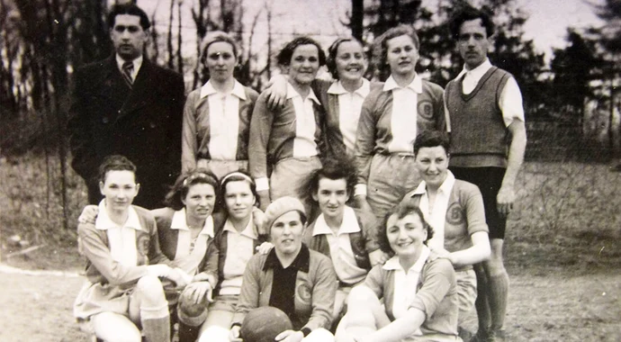 Dieses Bild zeigt möglicherweise das Team „Brigitta“. Eine hundertprozentige Identifizierung des Teams war bislang allerdings noch nicht möglich. Foto: Chris Unger Collection