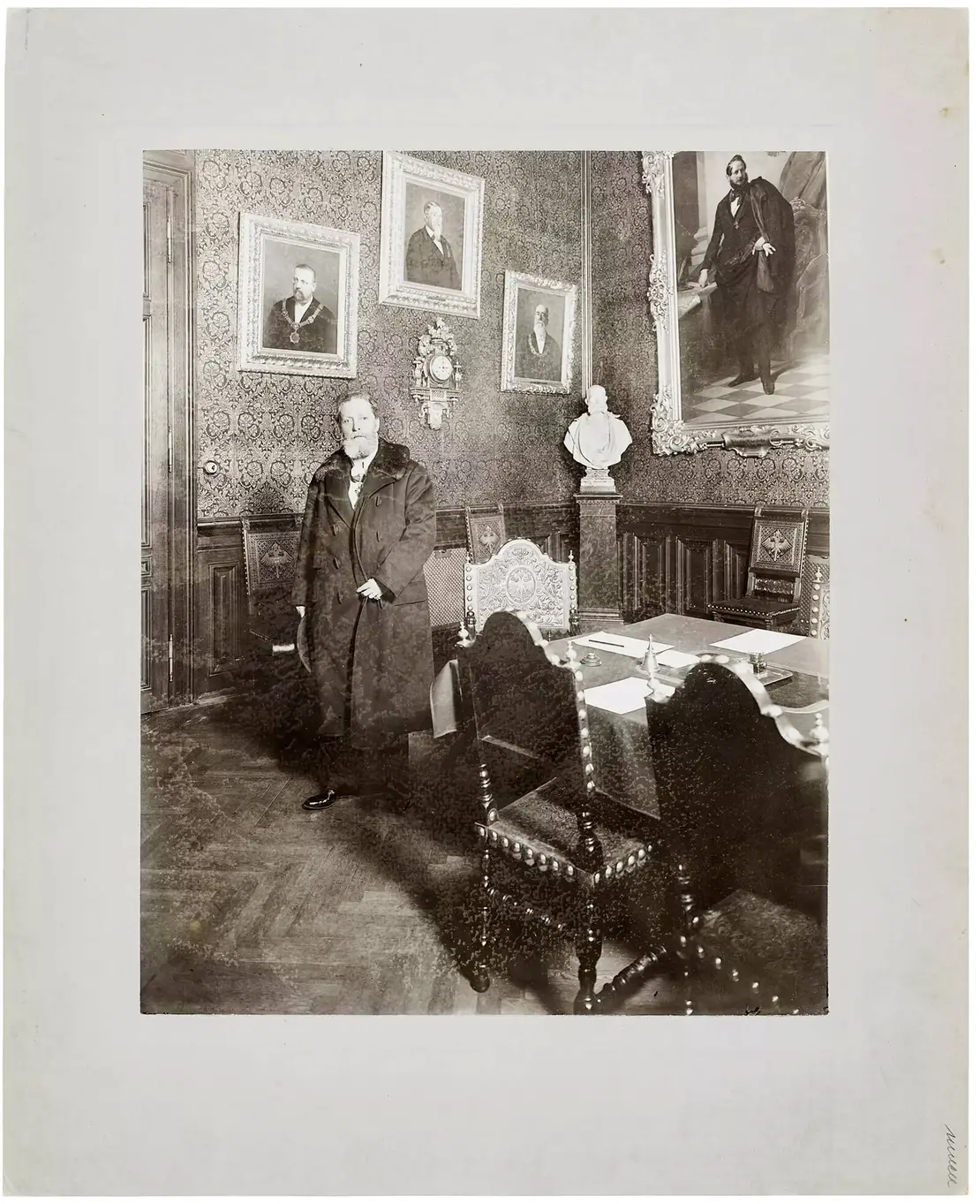 Bürgermeister Karl Lueger im „südlichen Rauchsalon“ seiner Wohnung im Rathaus, Aufnahme von Gerlach & Wiedling, um 1907, Wien Museum