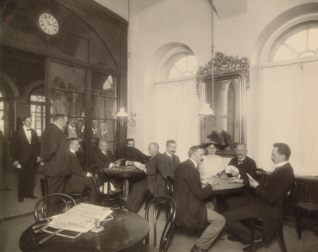 Kartenspieler im Café Eckl  