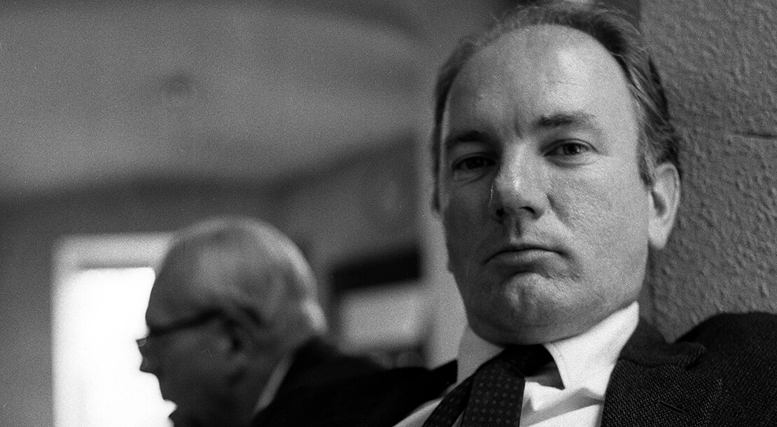 Thomas Bernhard in einem Wiener Kaffeehaus, 1971, Foto: Otto Breicha / brandstaetter images / picturedesk.com   