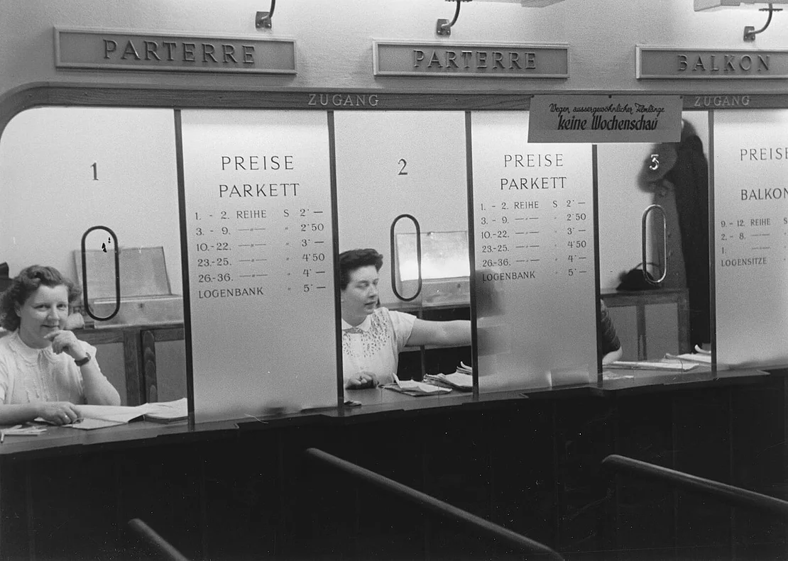 Robert Kotas: Forum Kino, 1949-1950, Kinokasse, 1950, Foto: Votava / APA-Images / brandstaetter images