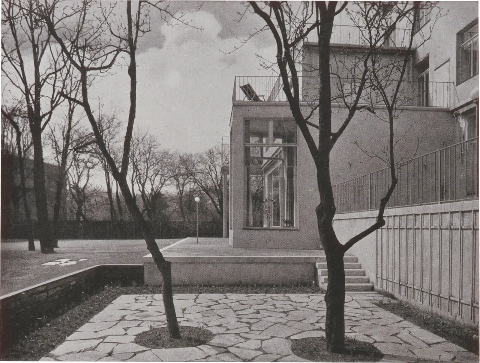  Gartenansicht der Villa Beer, 1930, Foto: Julius Scherb  