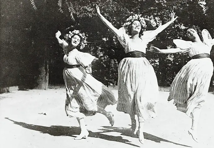Grete, Elsa und Berta Wiesenthal tanzen Lanner - Schubert - Walzer, 1908, Foto: Rudolf Jobst, Wien Museum