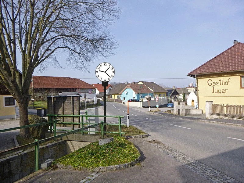 Fotomontage der Gleichzeituhr in Anzendorf, Natalie Deewan