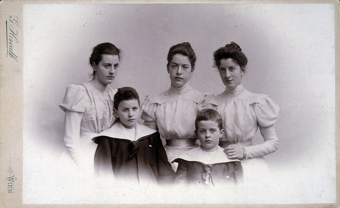 Margarethe, Paul, Helene, Ludwig und Hermine Wittgenstein (von links nach rechts). Wien 1895. Aufnahme: G. Horvath / ÖNB Bildarchiv / picturedesk.com 