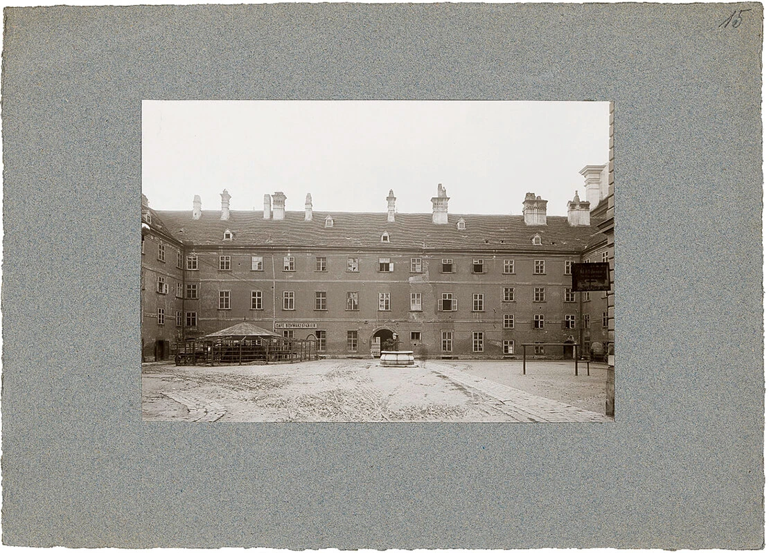 Beethovens Sterbewohnung in der Schwarzspanierstraße 15 im 9. Bezirk. Fotografie von Brand & Barozzi, 1903, Wien Museum  