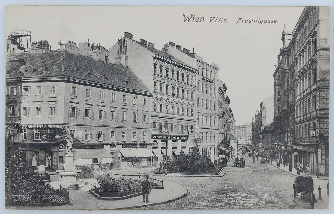 Neustiftgasse, Blick vom Augustinbrunnen stadteinwärts, Ansichtskarte, 1912, Wien Museum  