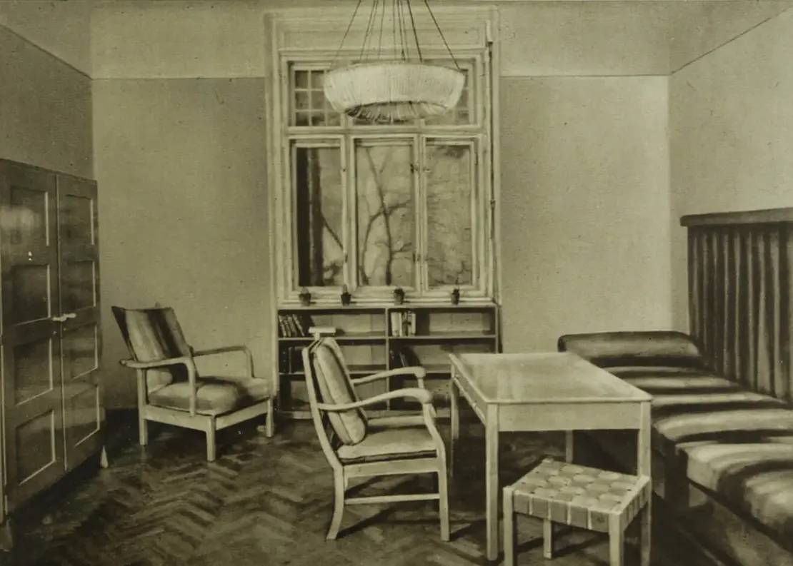 Wohnung Alfred Adlers, im Hintergrund vier Kakteen vor dem Fenster, in: Die Bühne, 21.3.1929, ANNO/ÖNB