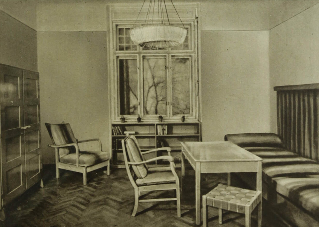 Wohnung Alfred Adlers, im Hintergrund vier Kakteen vor dem Fenster, in: Die Bühne, 21.3.1929, ANNO/ÖNB 