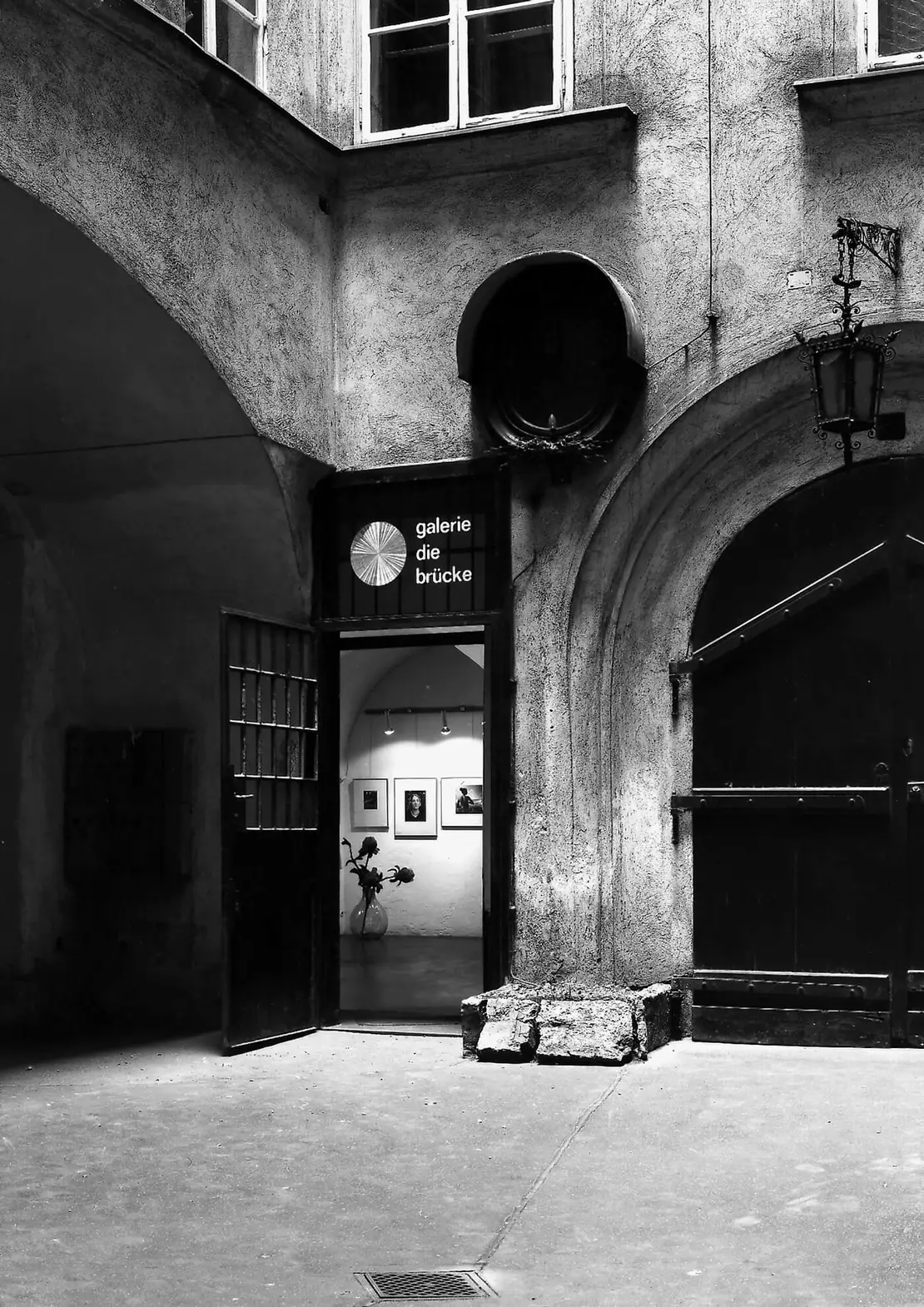 Werner H. Mraz, Eingang Galerie „Die Brücke“, 1970  