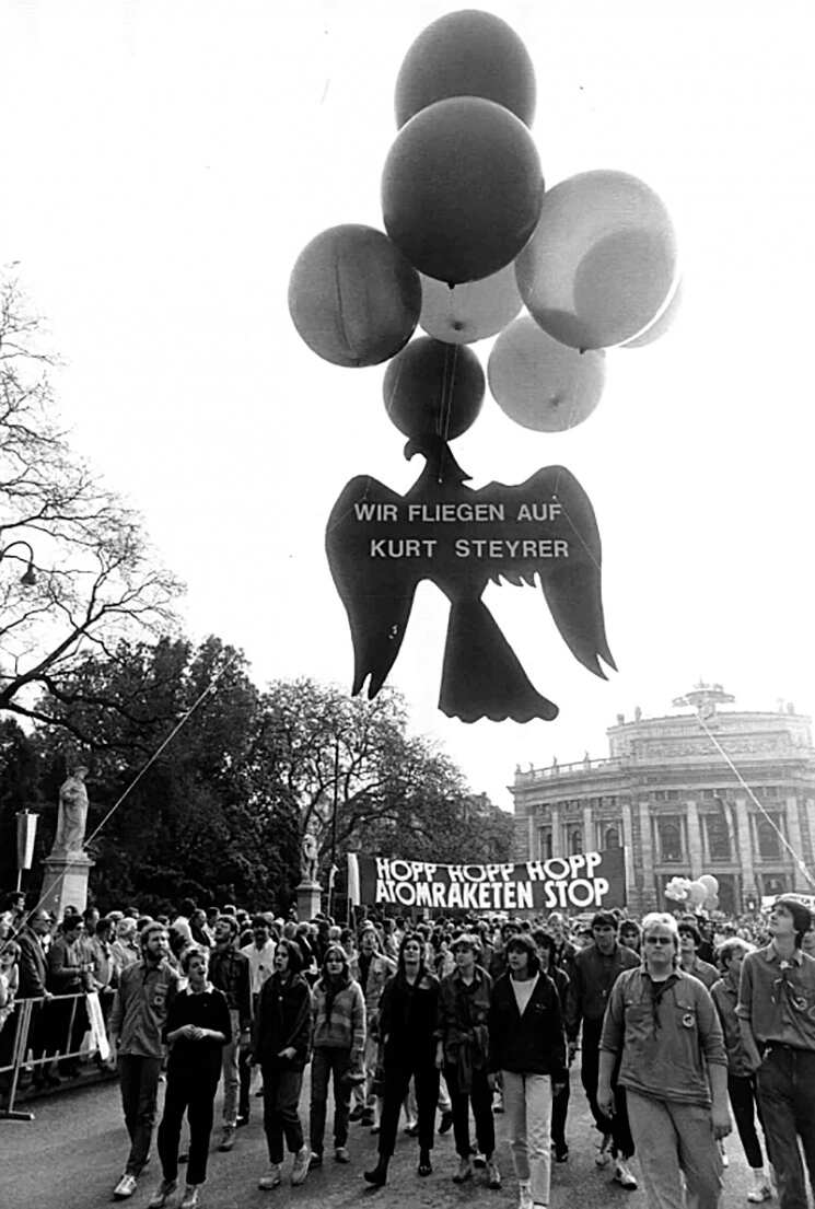 Aufmarsch am 1. Mai 1986, Foto: Verein für Geschichte der ArbeiterInnenbewegung/Rudolf Semotan  