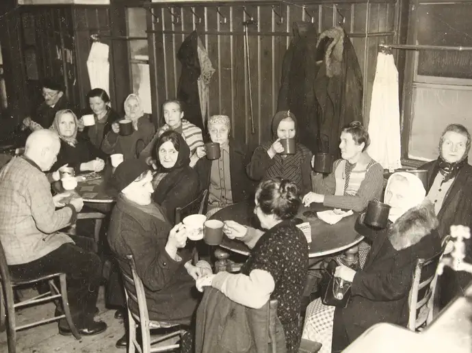Wärmestube in Wien, um 1946, Austrian Archives / brandstaetter images / picturedesk.com