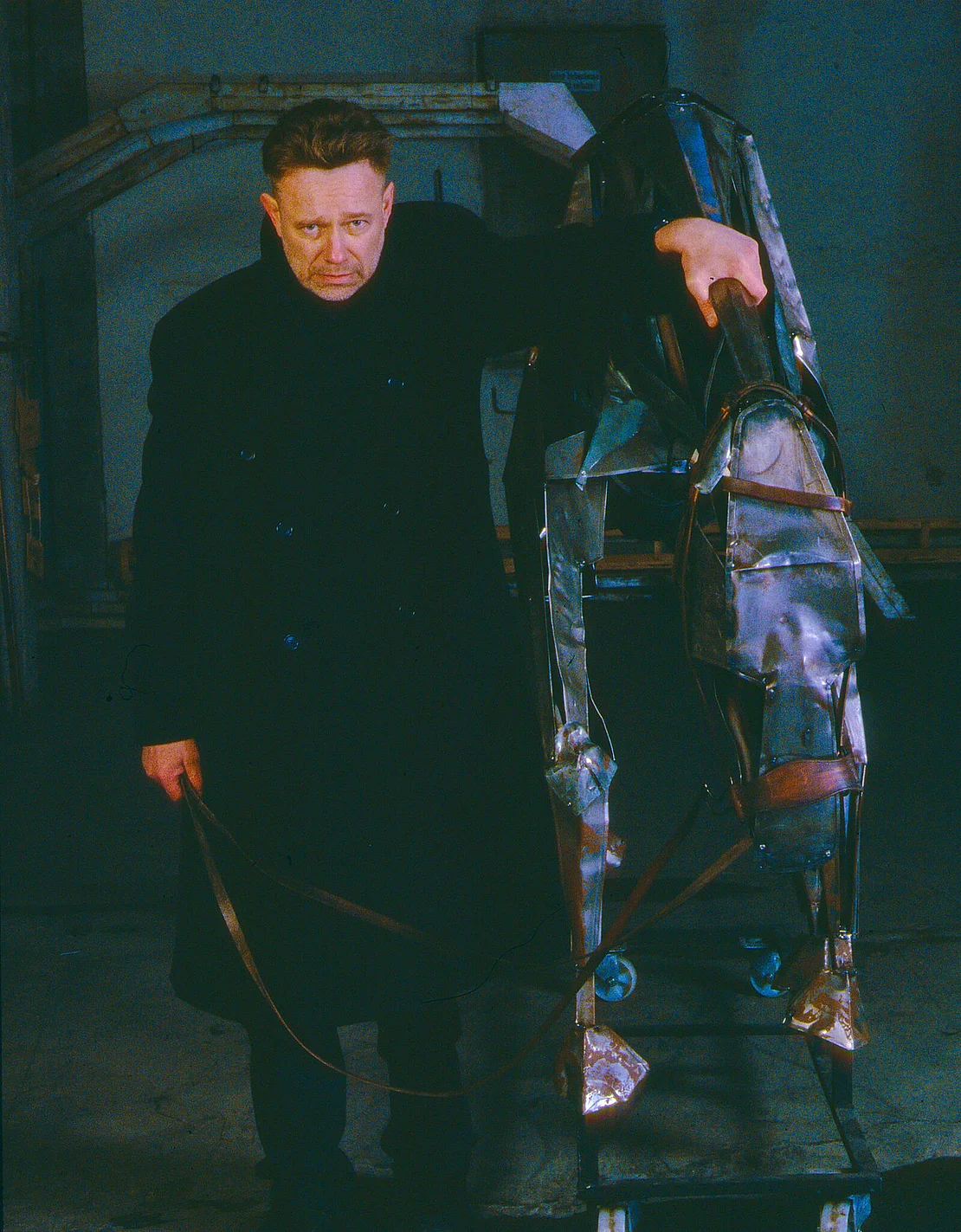 Gert Voss in den Werkstättten der Bundestheater im Arsenal, 1987, Foto: Lillian Birnbaum