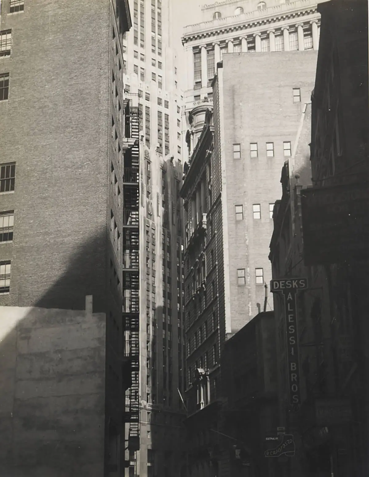 Robert Haas: Häuserschlucht in New York City, 1940er/1950er Jahre, Wien Museum