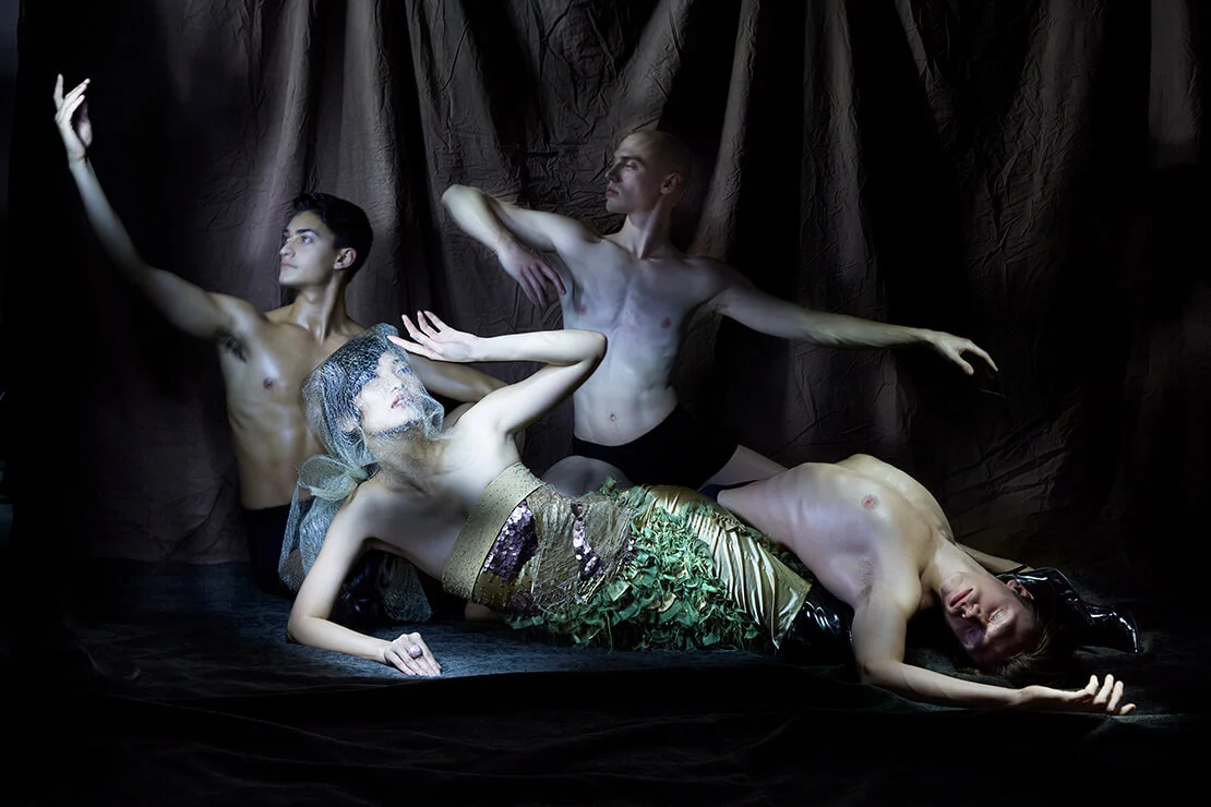 Kleid aus Seidensatin, Tiberius Traditions, 2017. Ein Stück aus der neuesten Kollektion von Tiberius, die von Opulenz geprägt ist. Foto: Tiberius  