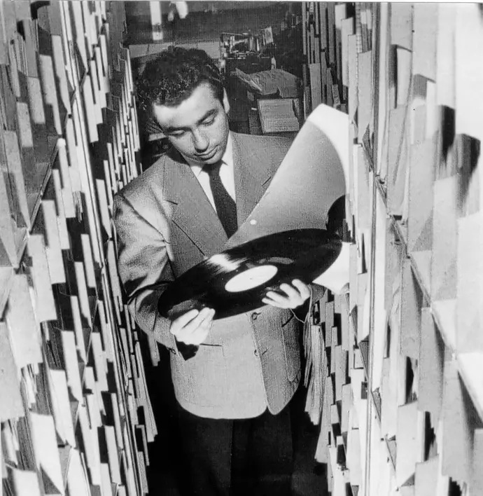 Mickey Kaplan, DJ und Moderator beim Radio „Blue Danube Network“, Privatsammlung Dillmann