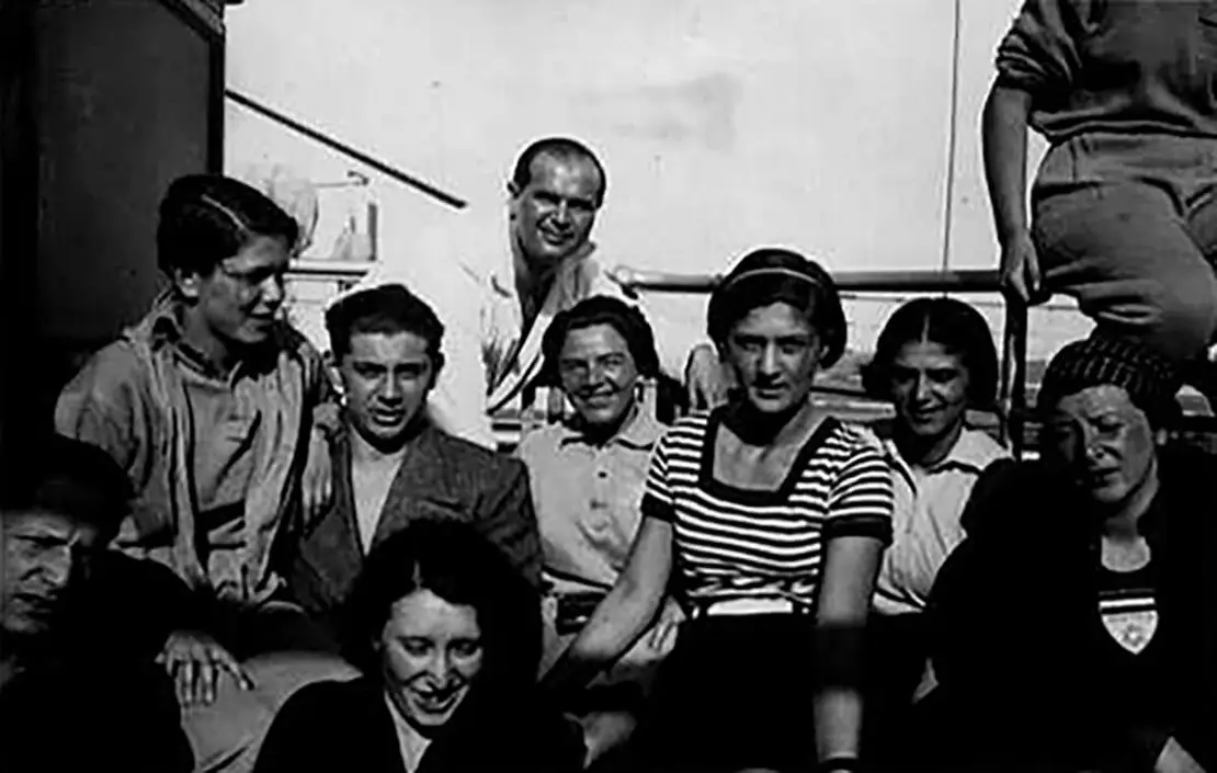 Hedy Bienenfeld (Mitte) bei der 2. Makkabiade 1935 in Tel Aviv, The Joseph Yekutieli Maccabi Archive  