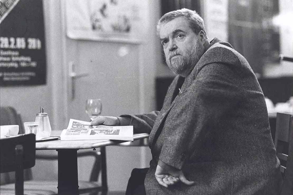 Didi Sattmann: Helmut Qualtinger im Café „Alt-Wien“ in der Bäckerstraße, 1985  