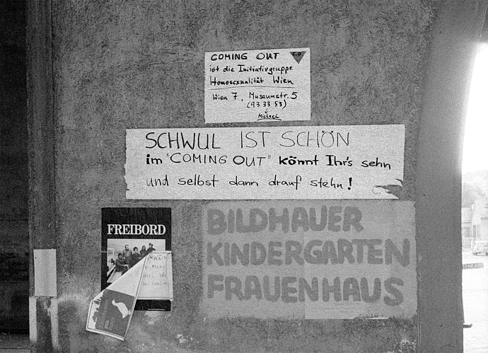 Plakate in der besetzten Arena, August 1976, Foto: Heinz Riedler, Wien Museum, Inv.-Nr. 301366/280