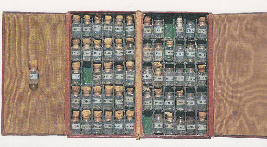 Homöopathische Taschenapotheke um 1820 Josephinum – Ethik, Sammlungen und Geschichte der Medizin, MedUni Wien 