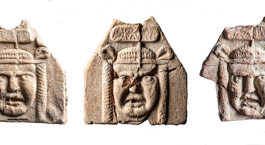 Antefixe waren Massenprodukte, die in Holz- oder Tonmodeln seriell produziert wurden. Fotos: Mario Mosser