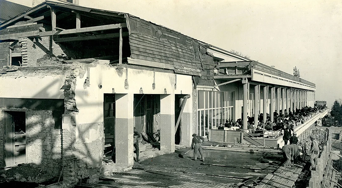 Bauarbeiten am westlichen Teil des Restaurants, aus: Fotoalbum Kahlenberg Restaurant 1935–1936. Privatbesitz, Reproduktion Christian Hlavac  