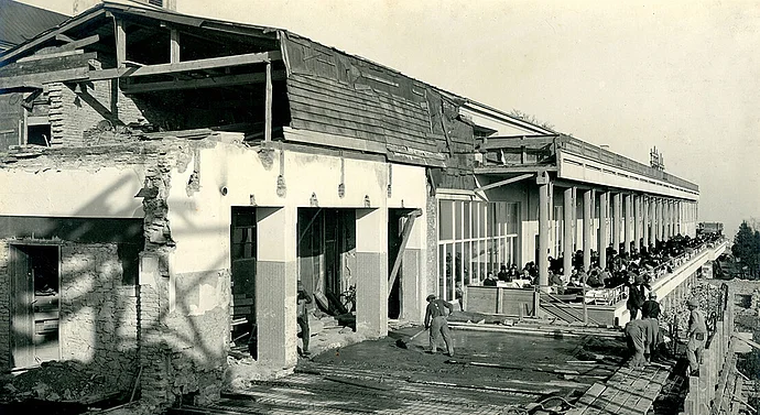 Bauarbeiten am westlichen Teil des Restaurants, aus: Fotoalbum Kahlenberg Restaurant 1935–1936. Privatbesitz, Reproduktion Christian Hlavac
