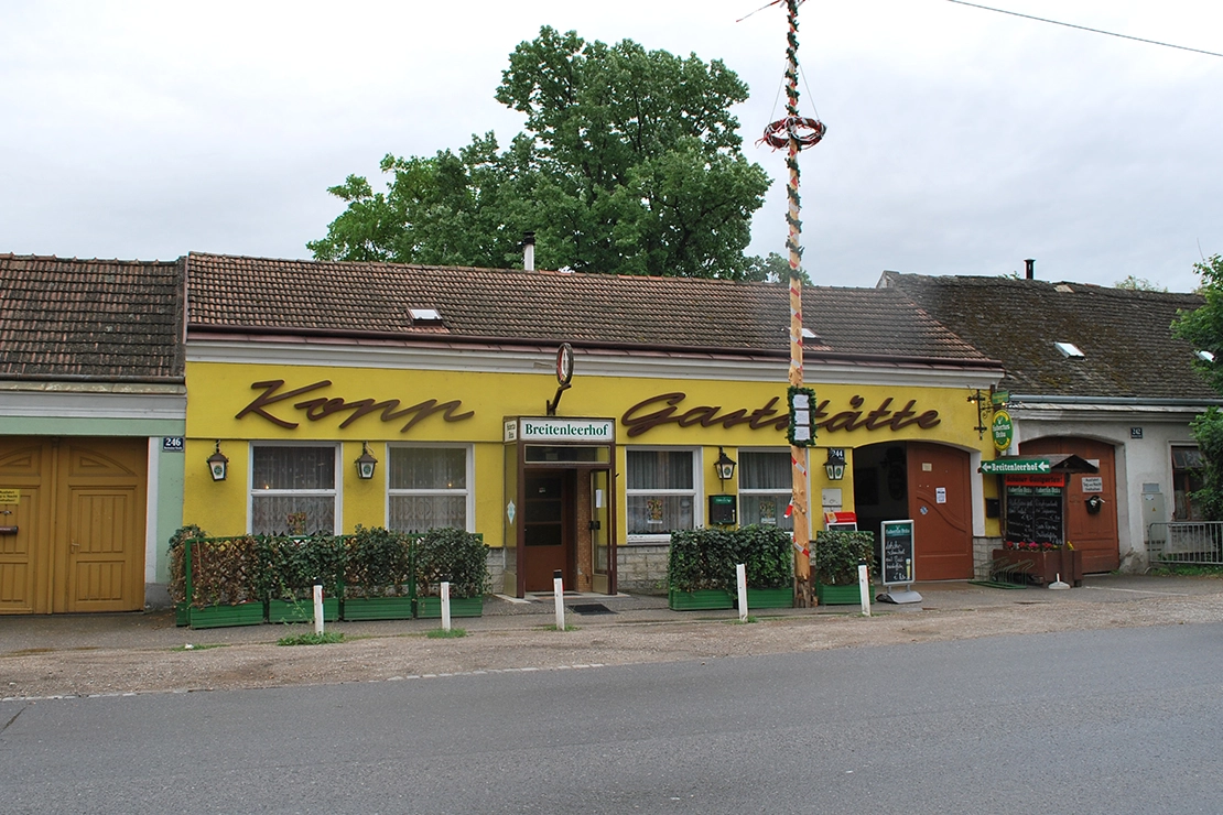 Gaststätte, 2012, © Anna Barbieri & Anna Hagen  