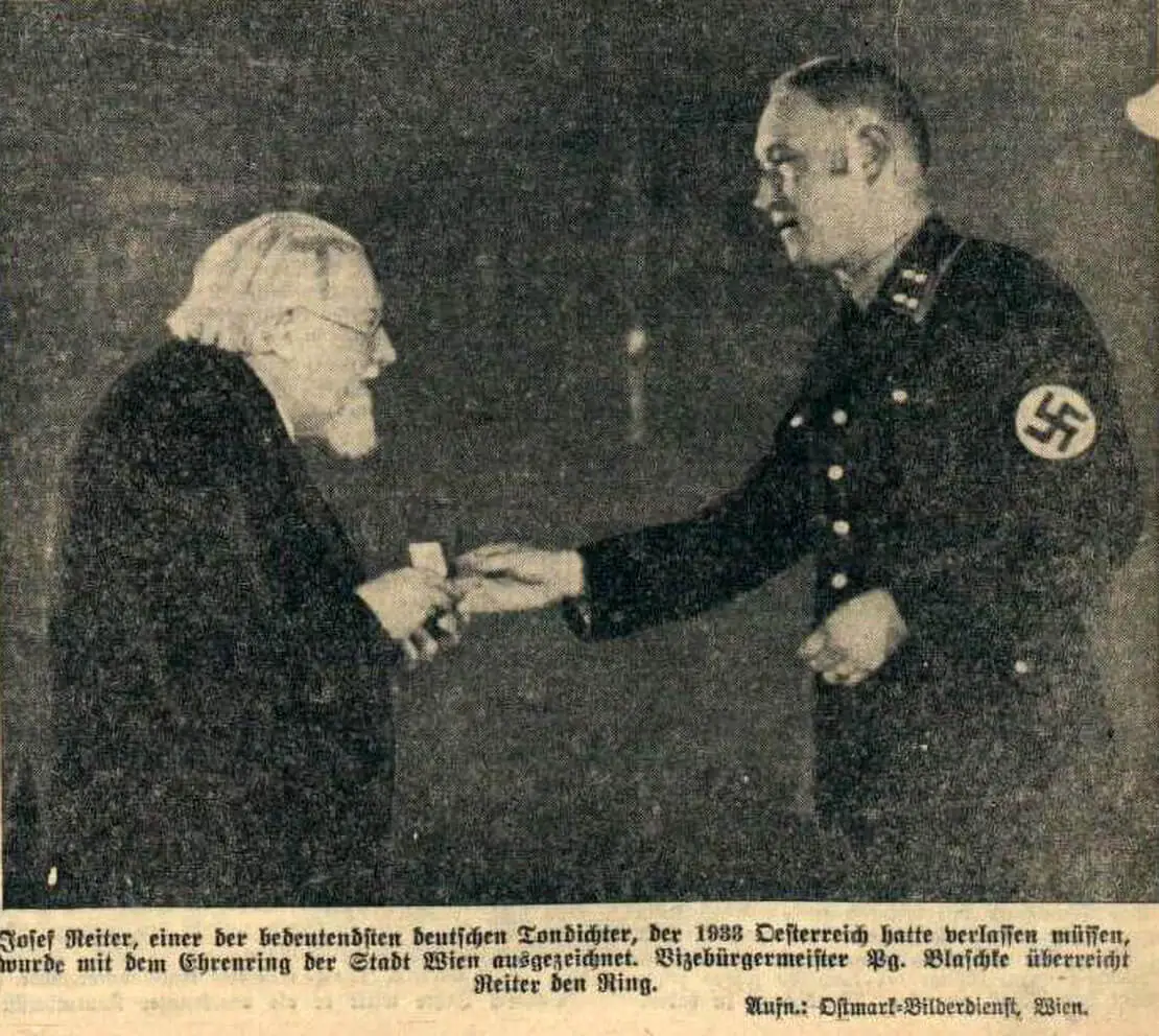 Übergabe des Ehrenrings der Stadt Wien an Prof. Josef Reiter durch Vizebürgermeister Hanns Blaschke 1938. Neues Wiener Tagblatt, 12. Mai 1938, Quelle: ANNO/ÖNB