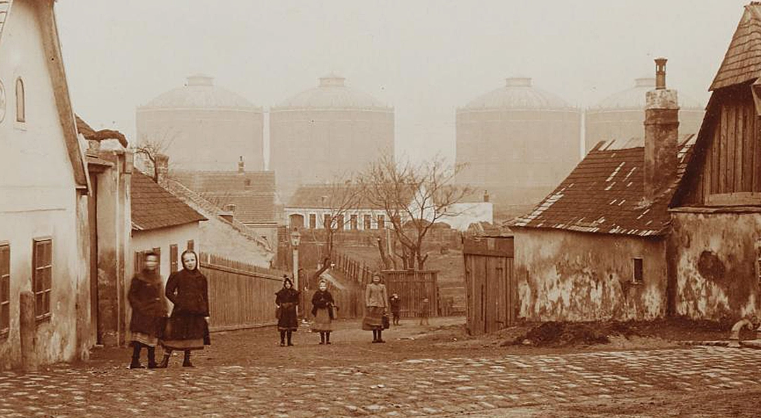 Blick gegen Gasometer aus der Oberleitengasse, ca. 1906, Ansichtskarte Sammlung Wien Museum