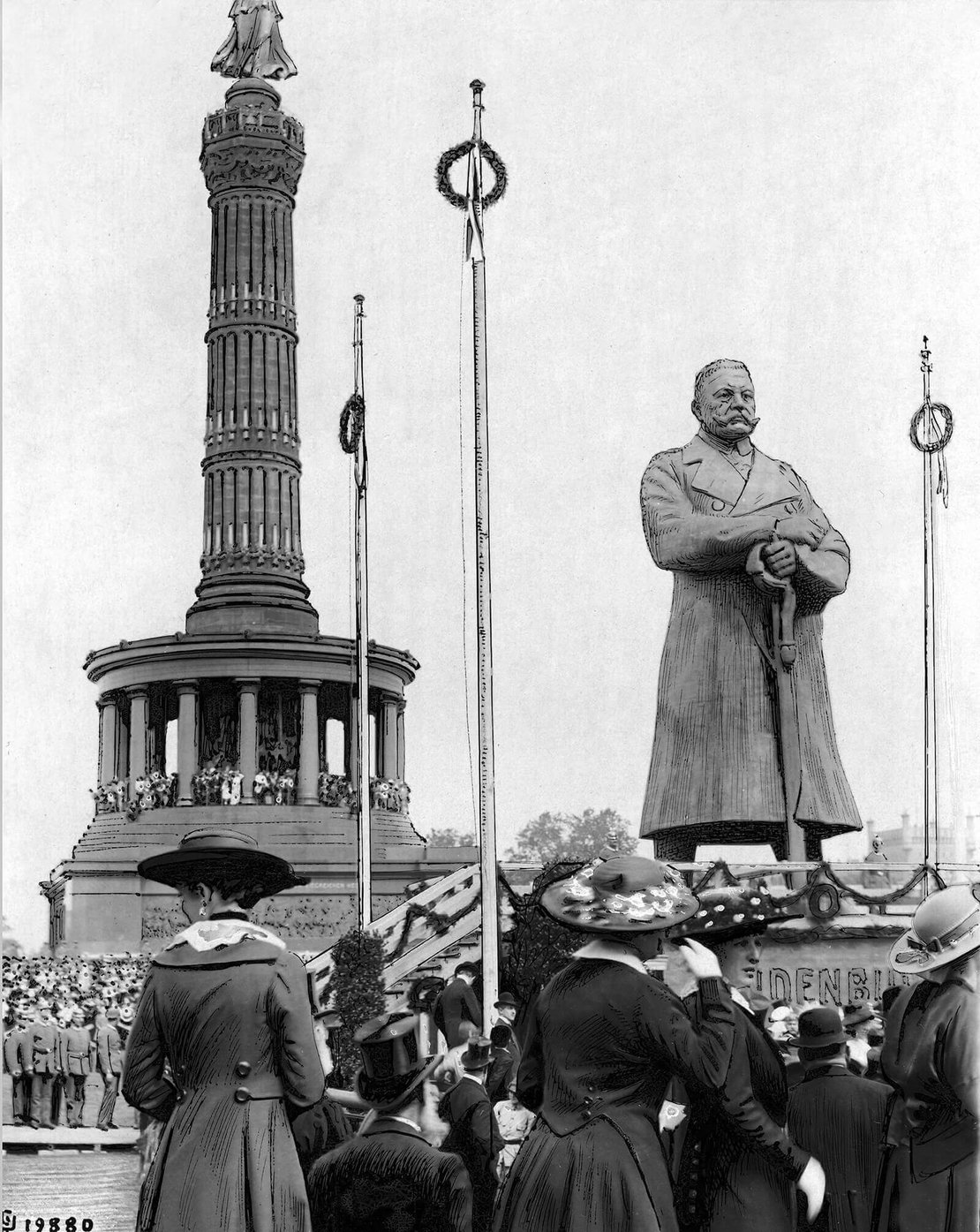 Der „Eiserne Hindenburg“ wurde im Herbst 1915 vor der Siegessäule in Berlin aufgestellt. Foto: Haeckel Archiv / Ullstein Bild / picturedesk.com 